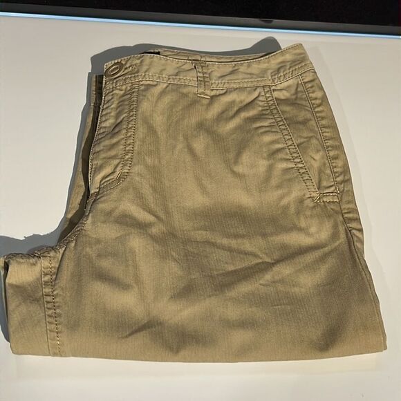 Eddie Bauer Vashon Fit Bermuda Shorts - Knee Length 16” Inseam Size 2 - Picture 9 of 11